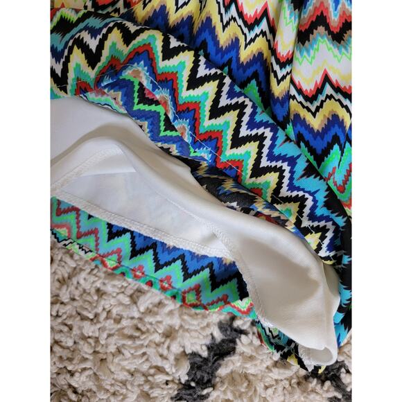 Sage Vibrant Bold Multicolor Chevron Striped Shorts Romper Wrap Front Size Small - Picture 5 of 6